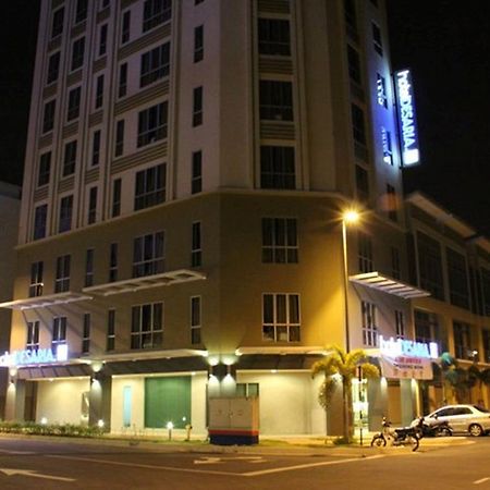 Hotel Desaria Петалинг Джая Екстериор снимка