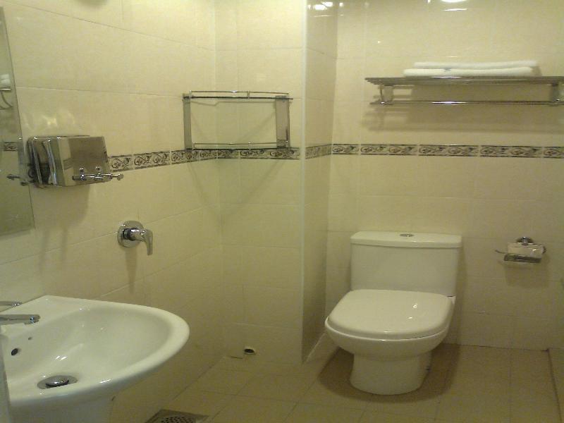 Hotel Desaria Петалинг Джая Екстериор снимка