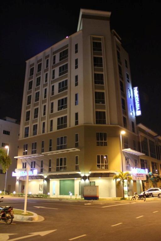 Hotel Desaria Петалинг Джая Екстериор снимка