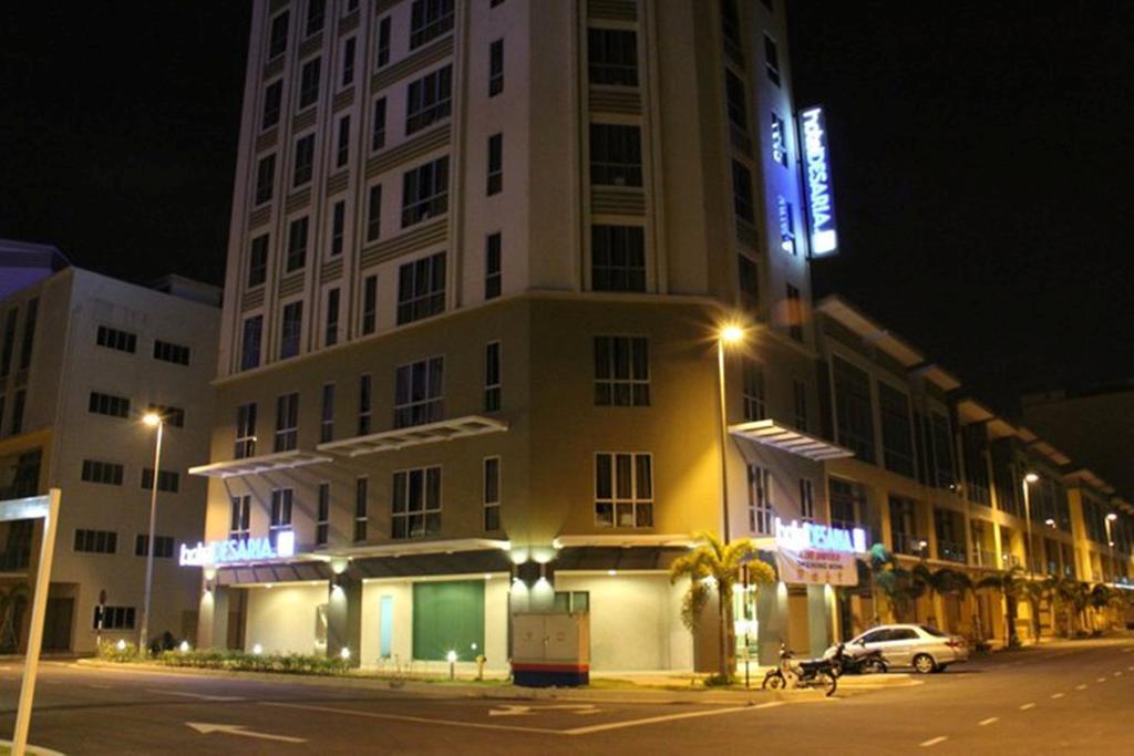 Hotel Desaria Петалинг Джая Екстериор снимка