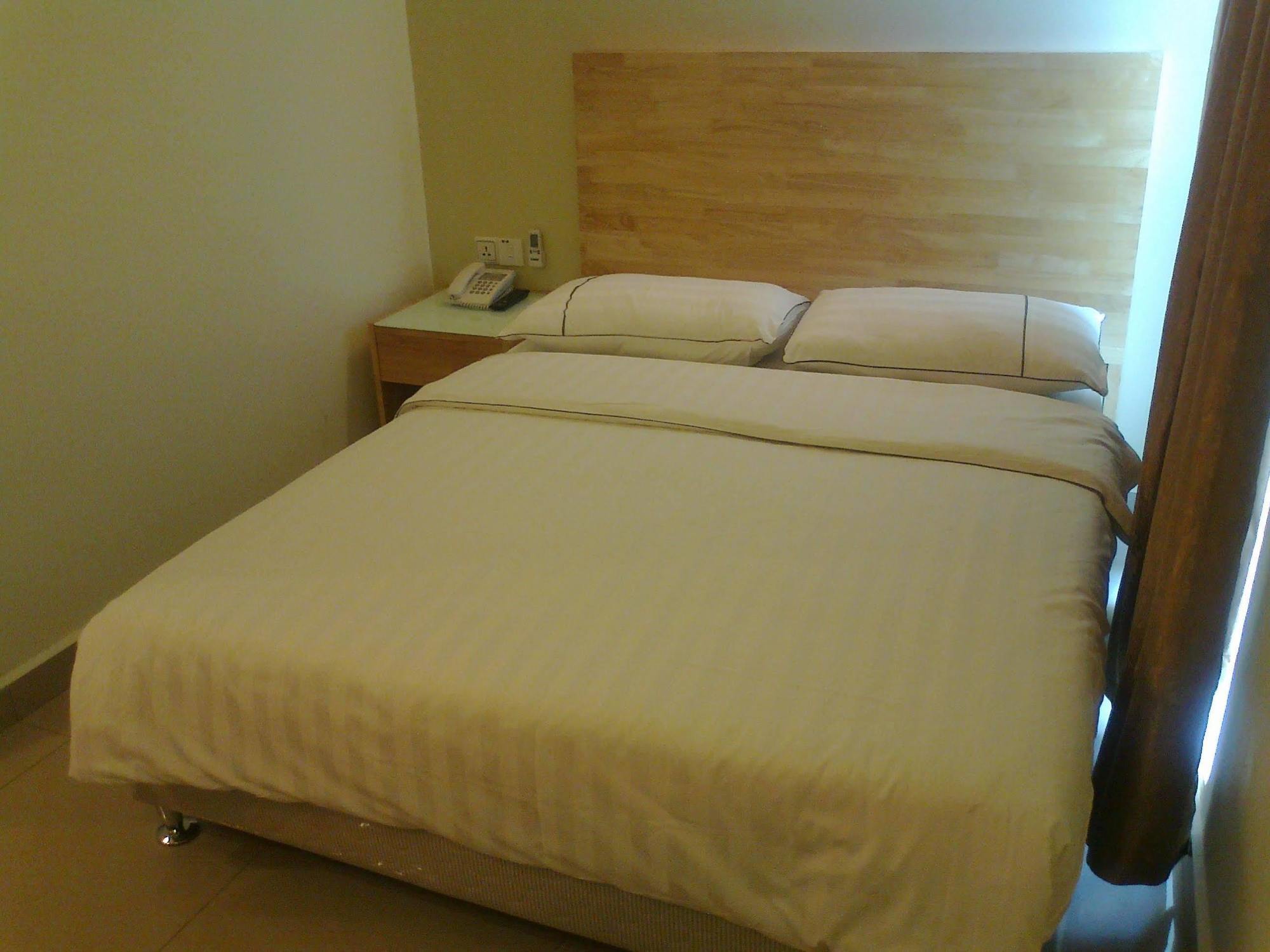 Hotel Desaria Петалинг Джая Екстериор снимка