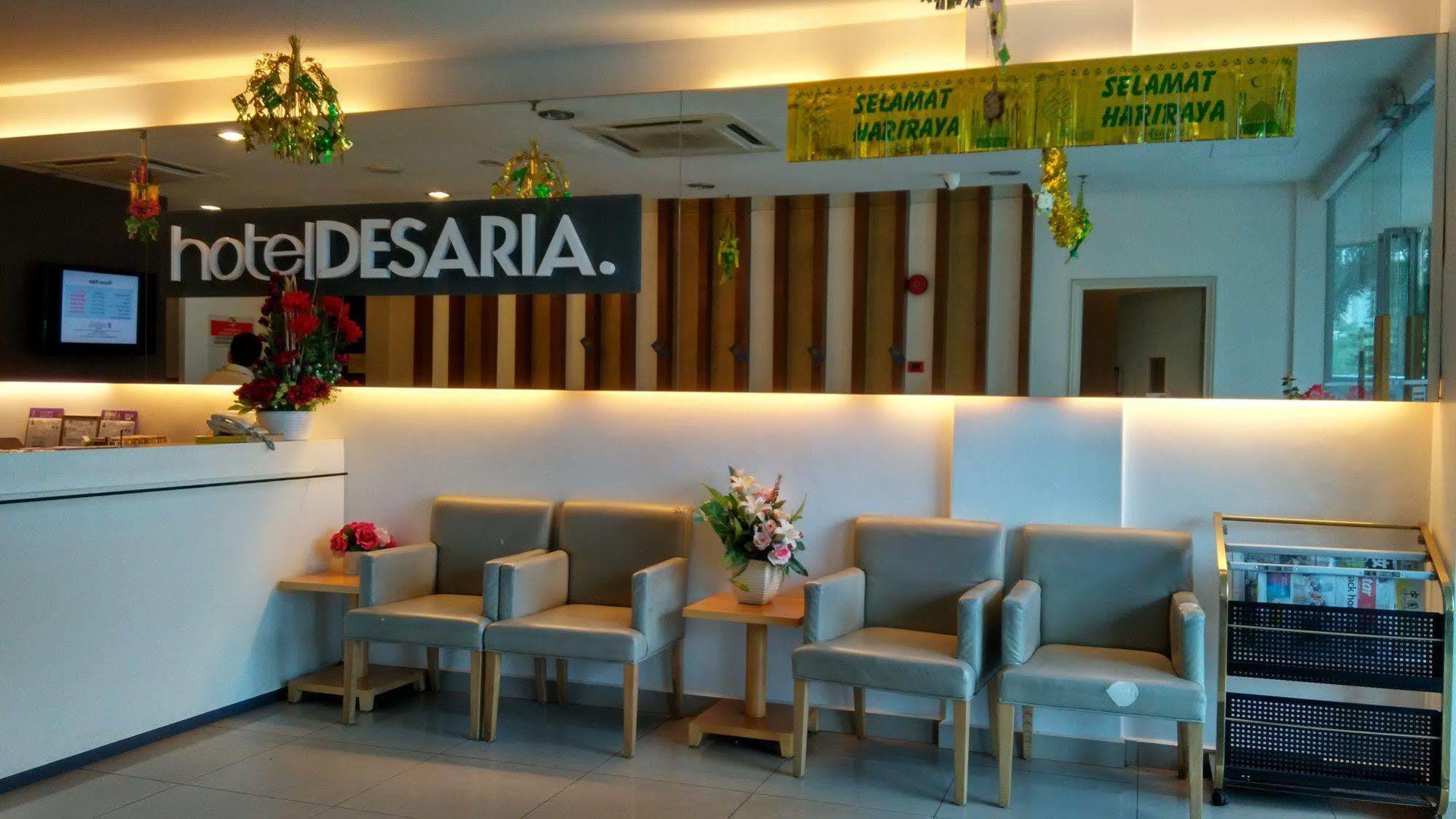 Hotel Desaria Петалинг Джая Екстериор снимка